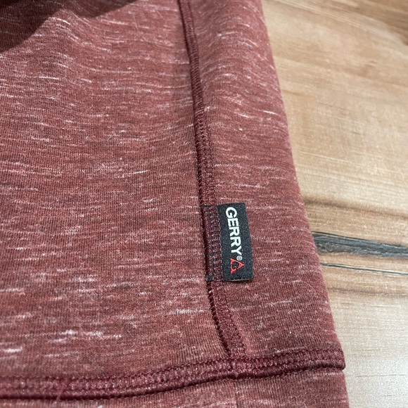 Mens dark red sweater. Thick and perfect for layering - Picture 6 of 8